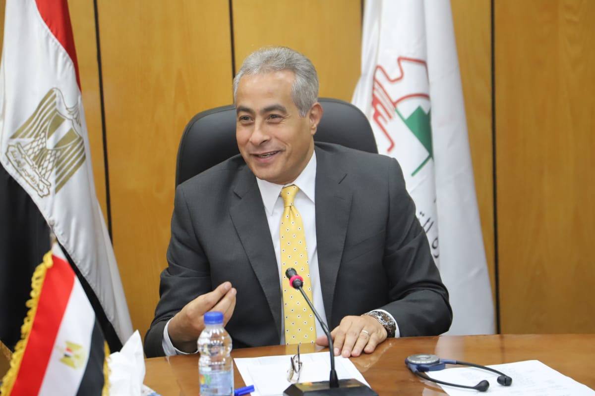 وزير القوى العامله 